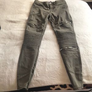 Rusty green pants